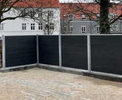 vedligeholdelsesfrit afskærmning med genbrugsplast
