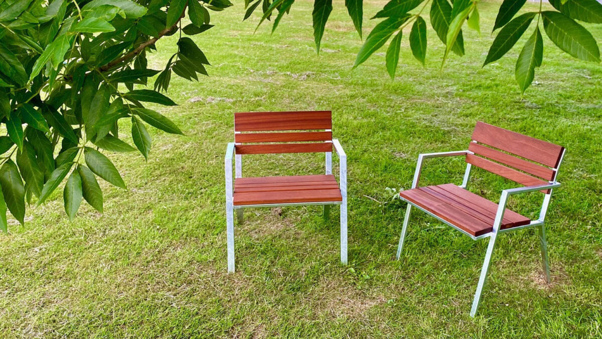 SEDIA stole en robust stol i dansk stilrent design beklædt med mahogni