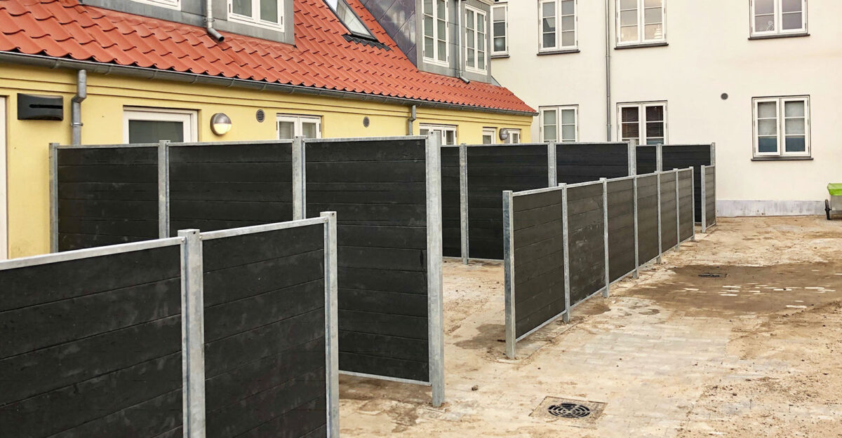 Vedligeholdelsesfrit hegn - afskærmning med genbrugsplast