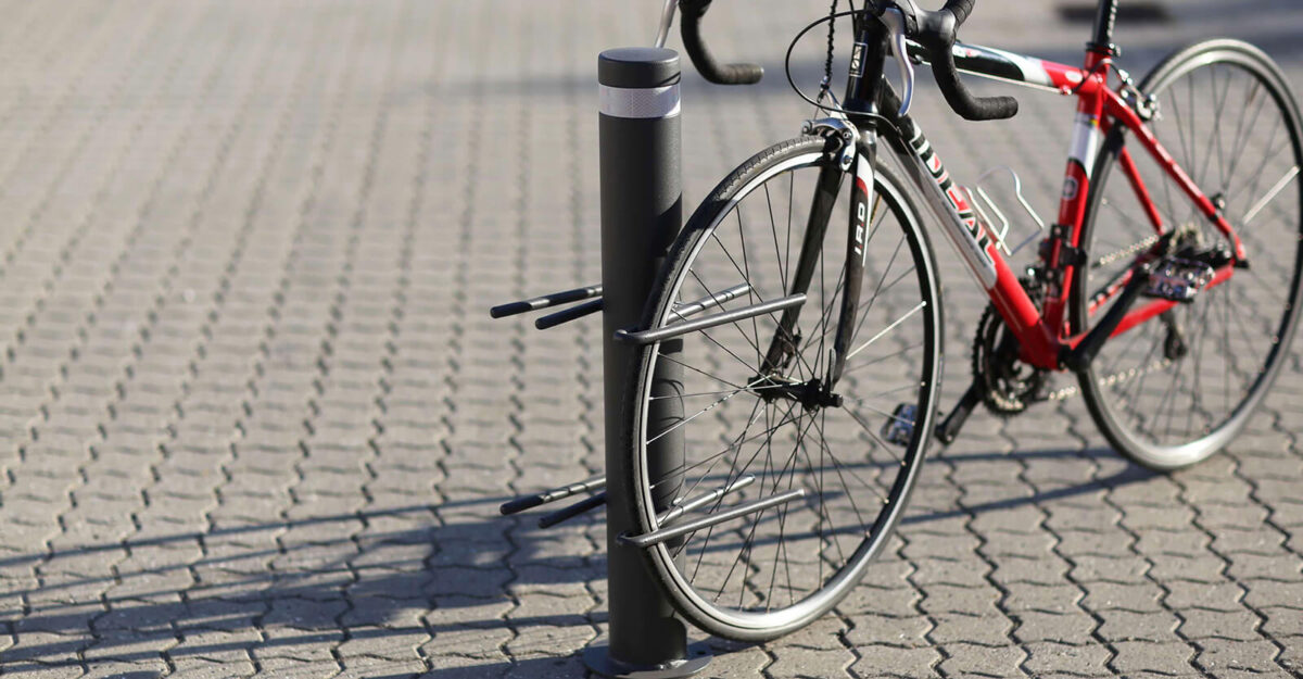 Bike cykel-steler – fleksibel og sikker cykelparkering, pullert med 2 modsat rettede cykelbøjler