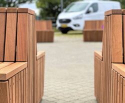 Cirkelbænken CB1 er en flot specialbænk med ryglæn,