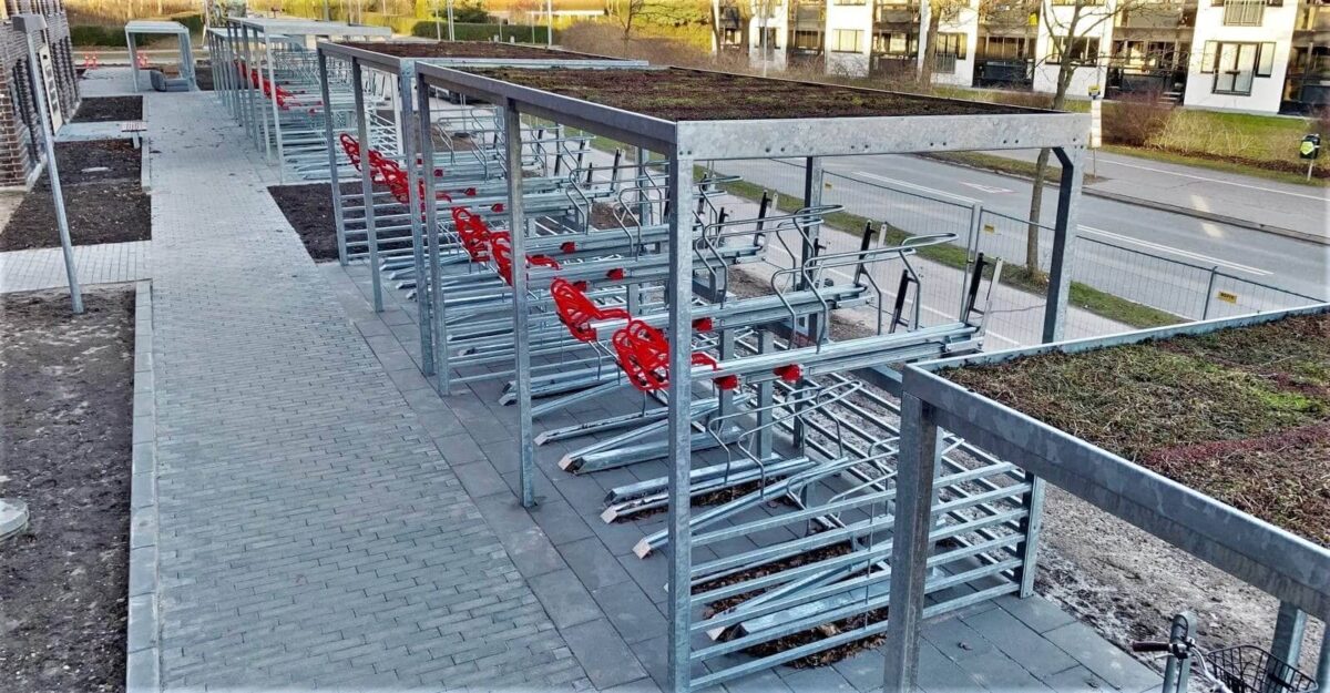 Etage parkering – Pladsoptimering og Brugervenlig Cykelparkering i To Etager under overdækning fra By Bang