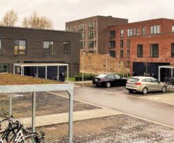 Cykeloverdækninger Casa 01 i galvaniseret stål med cykelstativer med plads til mange cykler