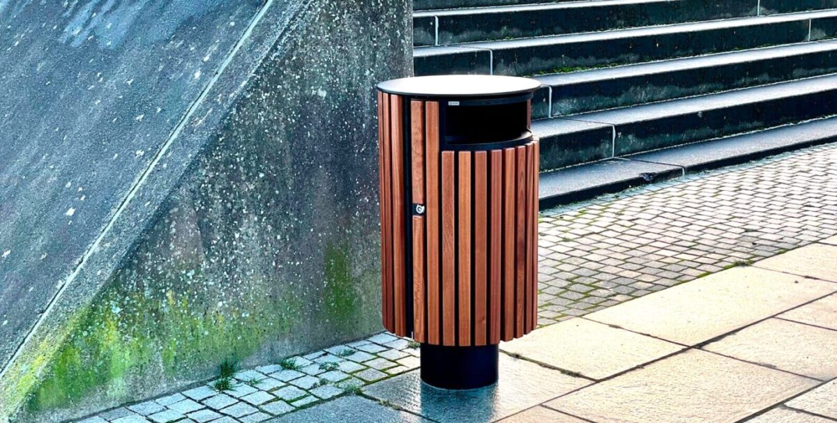 CATTURA på søjle med træ, Cattura 70 liter – en ekstra elegant løsning til kommuner