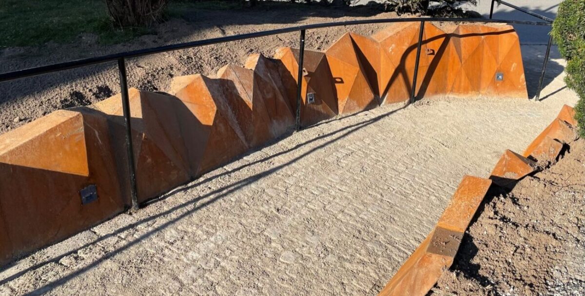 corten stensætning 452 trekanter