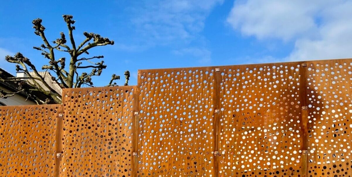 Corten Vægge med Hulmønster