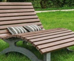 Aveto solstol 150cm bred med genbrugsplast stave