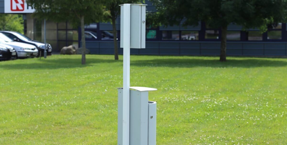 poseholder til hundeposer og hold byen ren. Praktisk hunde poseholder til hundeposer