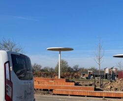Parasol overdækning Ø2600 i stål – Arkitekttegnet, holdbar og lav vedligeholdelse.