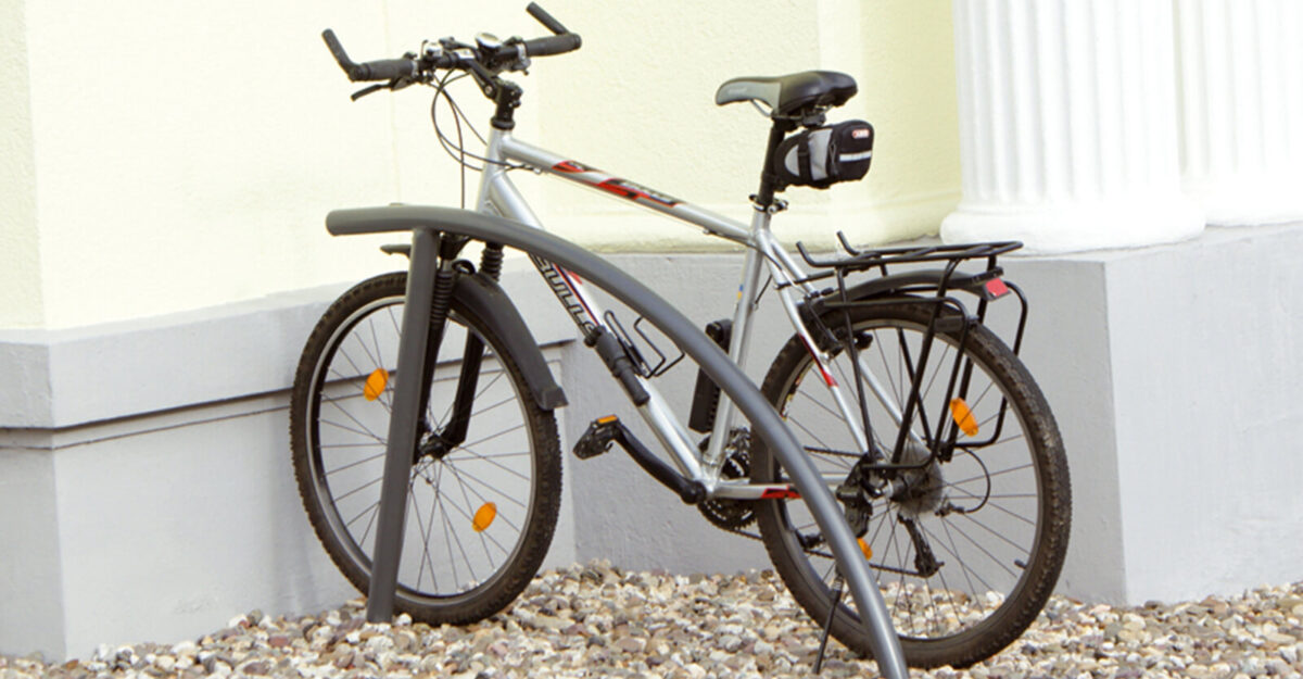 Cykel-læn til parkering af lad- og Christiania-cykler, formet af læn til nem parkering af store cykler