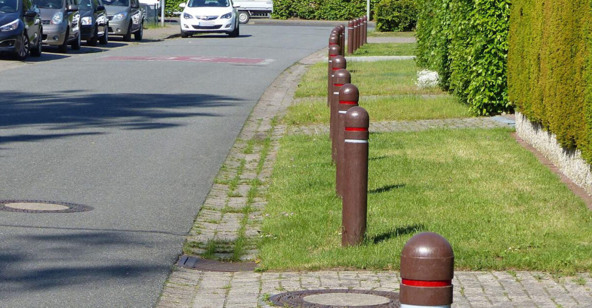 plast pullerter med kugletop til trafiksikring i byen
