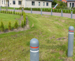 plast pullerter med kugletop til trafiksikring i byen