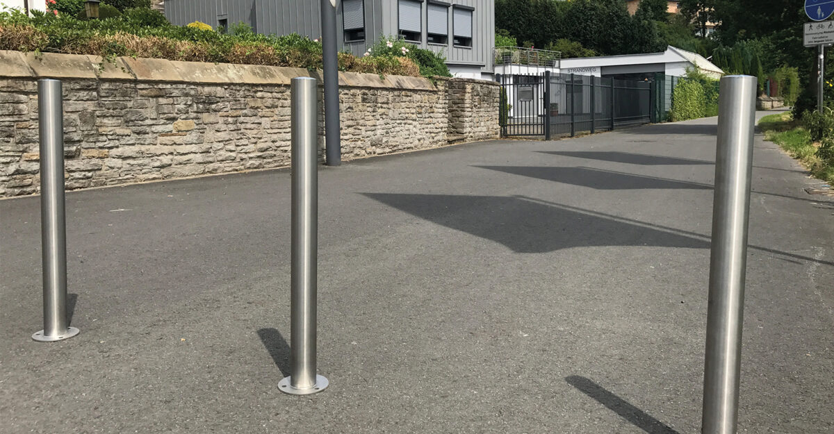 Ø100 rustfrie stål pullerter i byrummet, Rustfri stål pullert - Moderne, holdbare og funktionelle løsninger