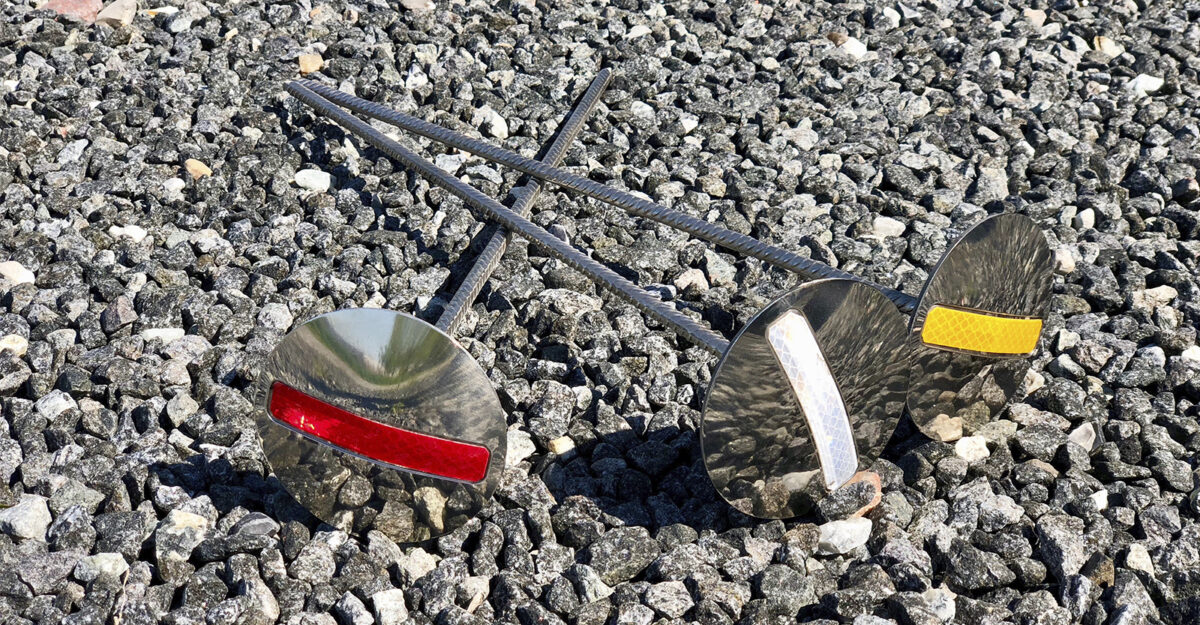 Rustfrit vejsøm (markeringssøm) med refleksbånd og rustfri spyd