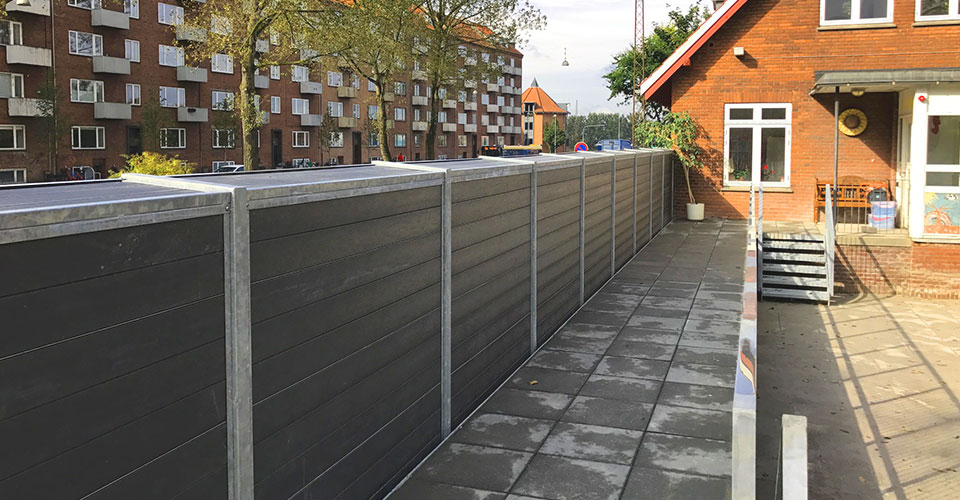 Støjhegn (støjskærm) basso i genbrugsplast hegn til byområder med støjdæmpende effekt