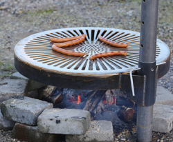 Bålgrill i meget hårdfør design til hygge i park