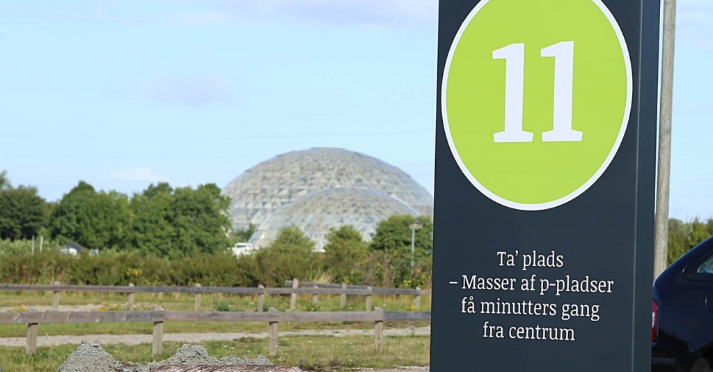 Info skilte og udendørsinventar fremstillet på By Bangs eget værksted til Randers Kommune