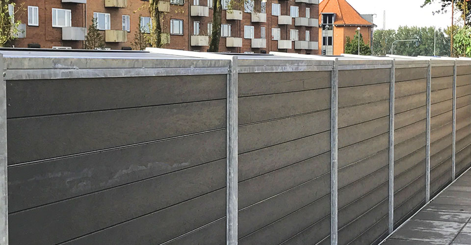Støjhegn (støjværn) basso i genbrugsplast til byområder med støjdæmpende effekt